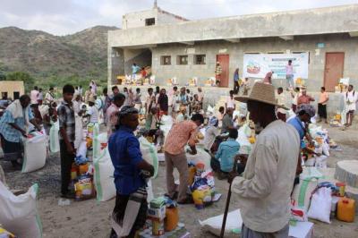 فريق غطاء الرحمة التطوعي وبإشرف جمعية السلام ينفذ حملة إغاثية عاجلة للقرى الأكثر تضررا في اليمن